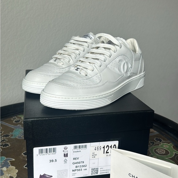 CHANEL SNEAKERS 👟 😍 - Picture 6 of 6